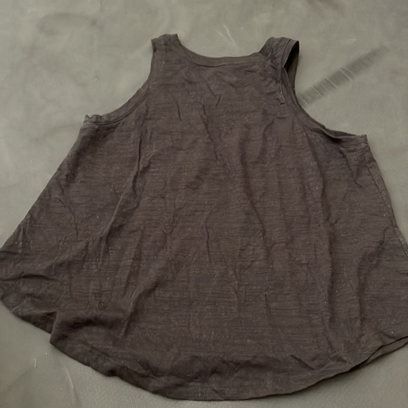 Black tank - Picture 2 of 2